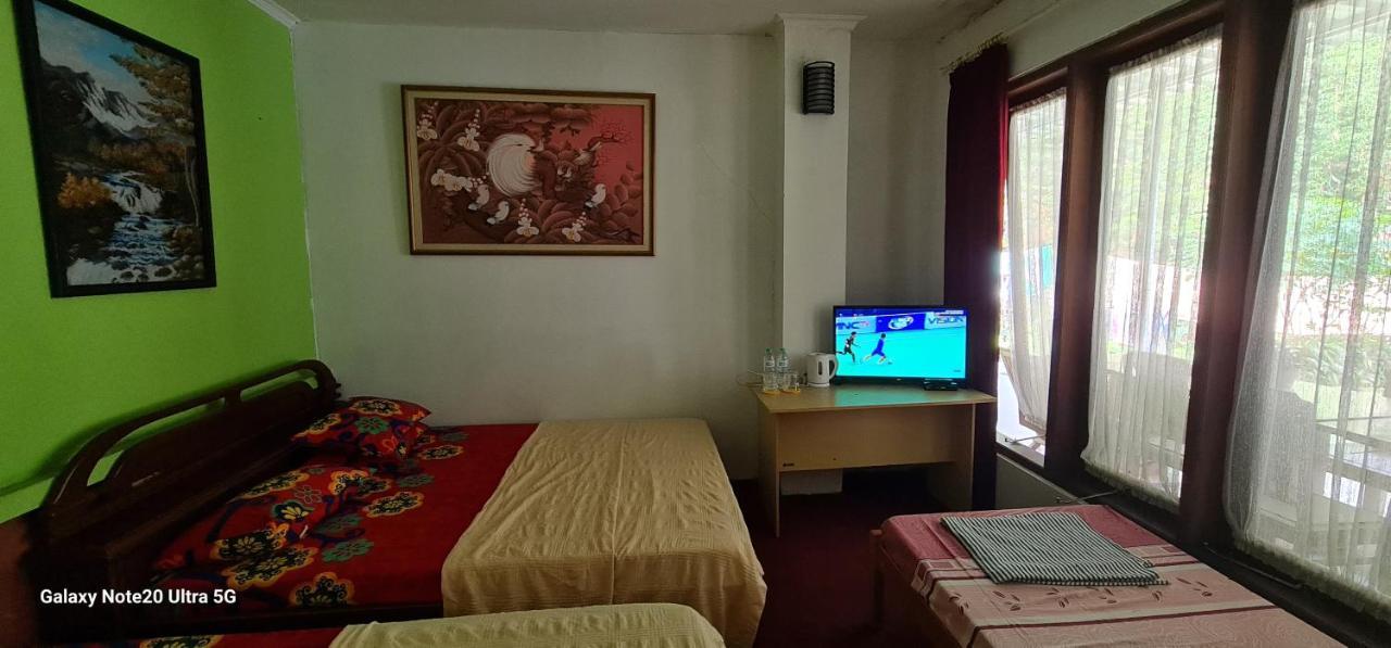 Homestay Triniti Lembang Exteriör bild