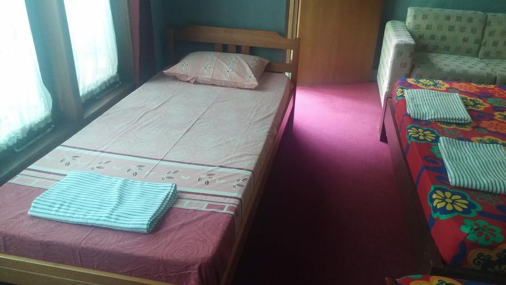 Homestay Triniti Lembang Exteriör bild