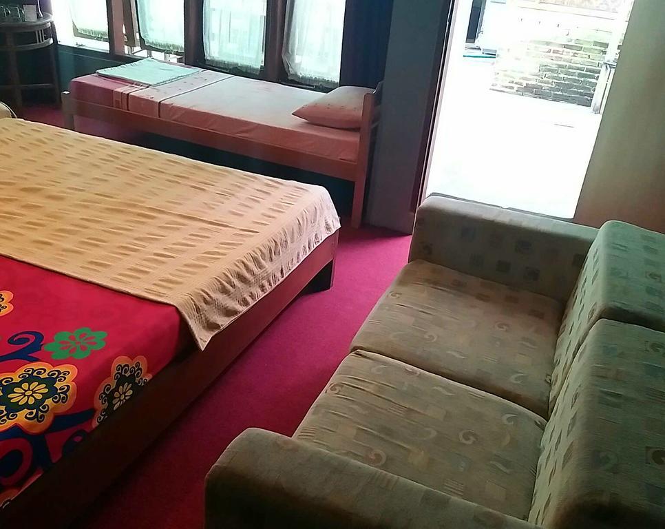 Homestay Triniti Lembang Exteriör bild