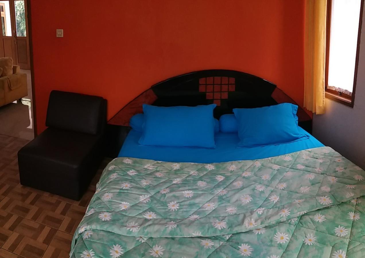 Homestay Triniti Lembang Exteriör bild
