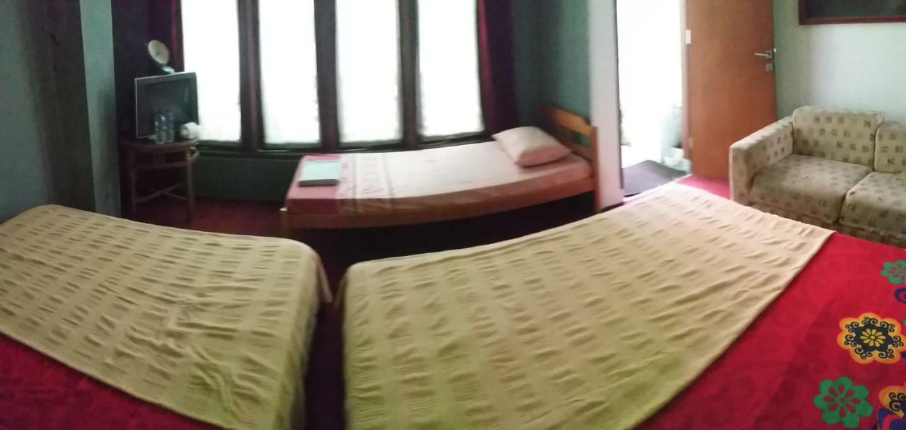 Homestay Triniti Lembang Exteriör bild